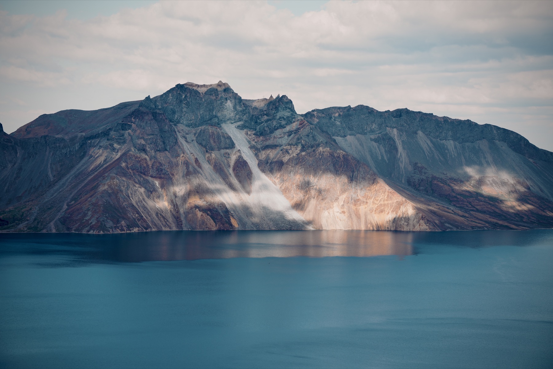 长白山天池近景
