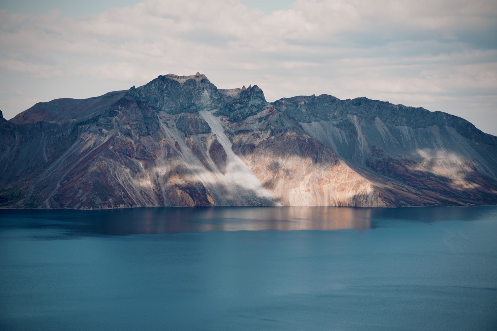 长白山天池近景